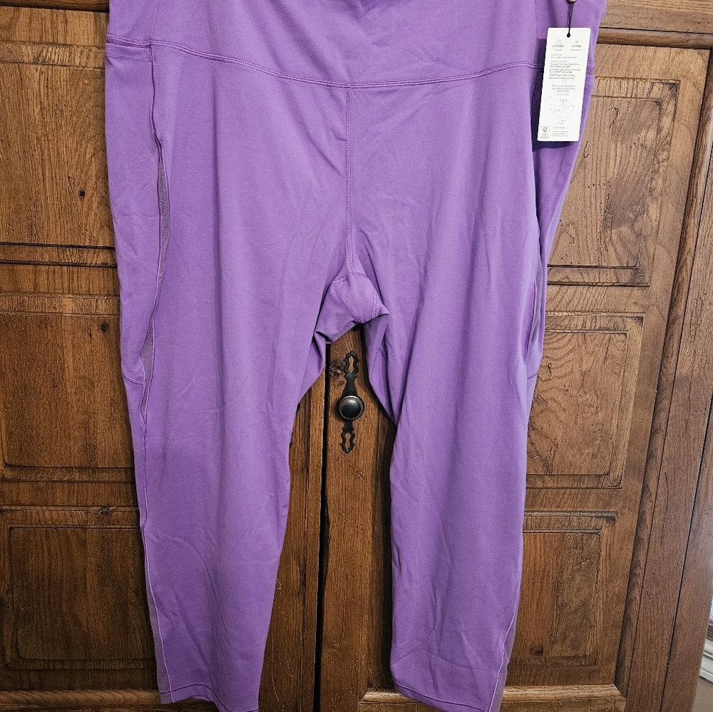 California energize High Rise legging.